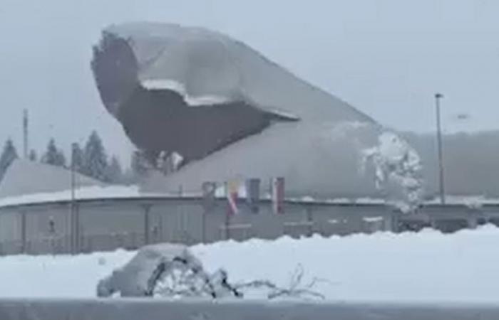 Disaster in Novi Mesto: snow collapsed the roof of the velodrome #video